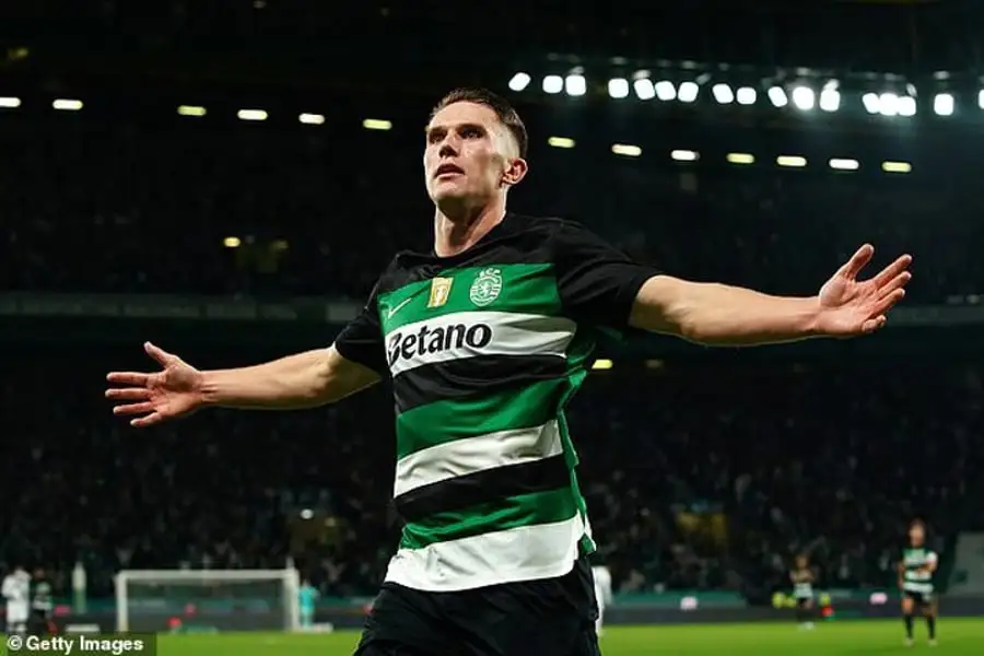 Amorim wins first game with Sporting since he was confirmed as Man United boss