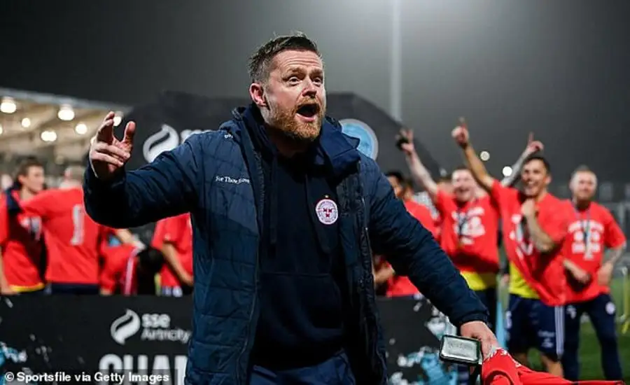 Former Chelsea star Damien Duff wins league title in first managerial job