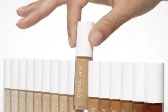 Conceal, sculpt and highlight your face with PureMatch Liquid Concealer