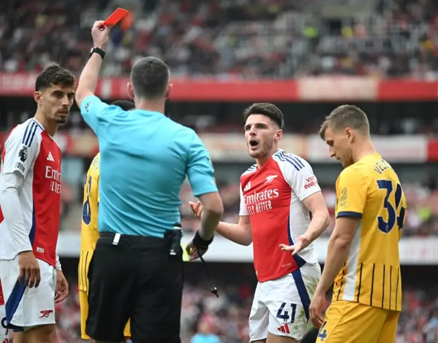 Arsenal fans’ list of conspiracies including red cards, ‘bizarre’ VAR calls